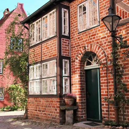 Romantic Half-timbered House 펜션 *
